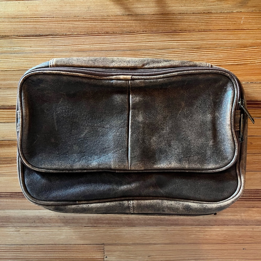 Scully Distressed Leather Hanging Travel Kit